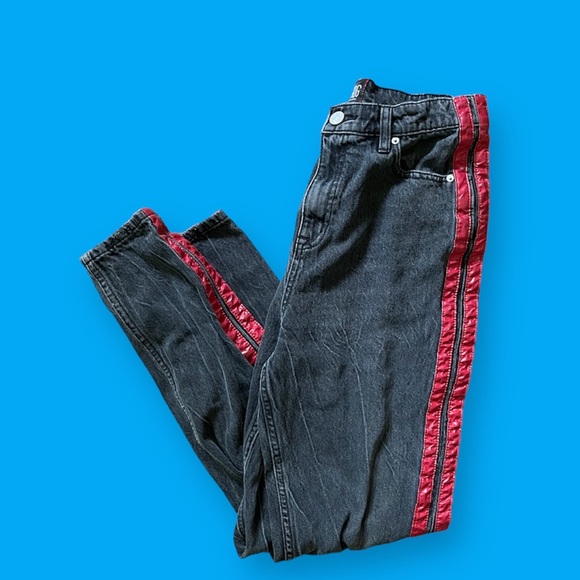 BDG Urban Outfitters Size 28 Mom High Rise Faded Black Red Stripe - Picture 2 of 3